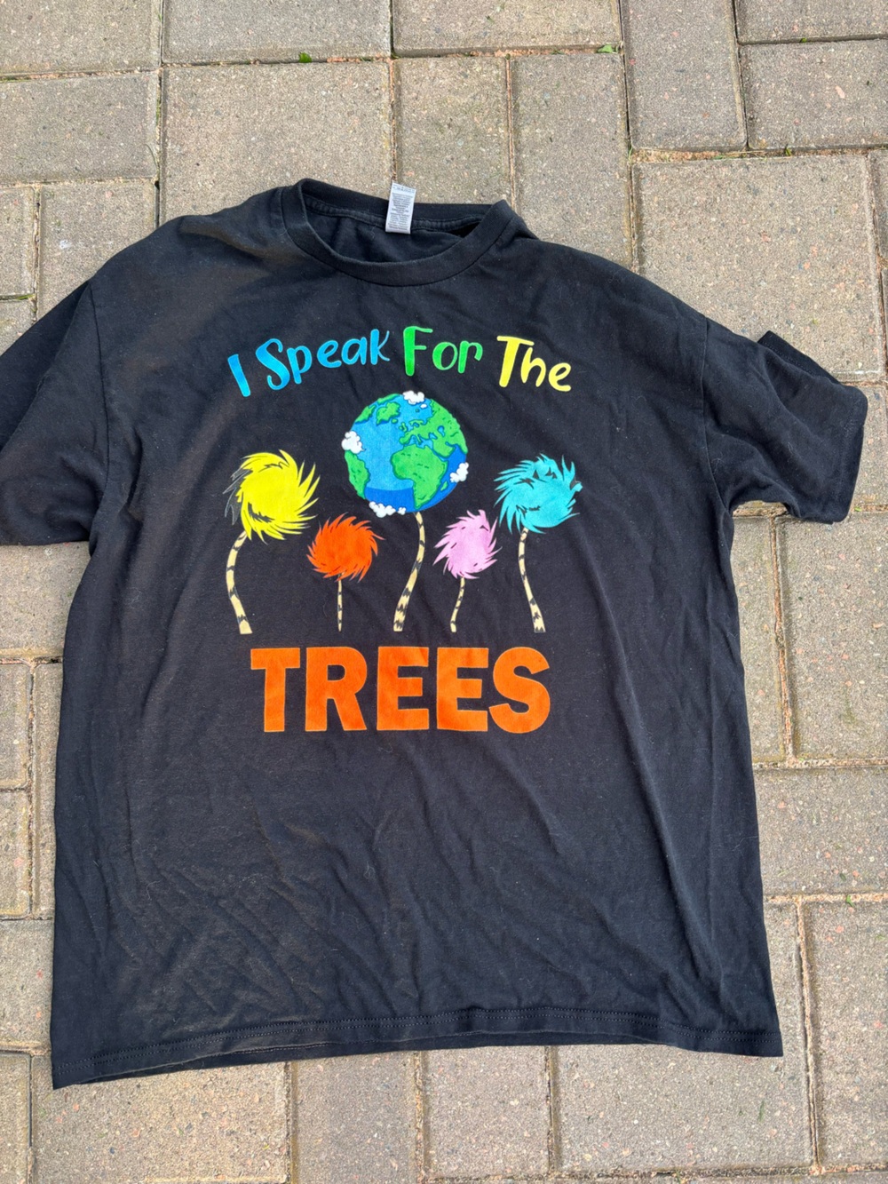 Lorax Dr. Seuss Graphic Tee size large